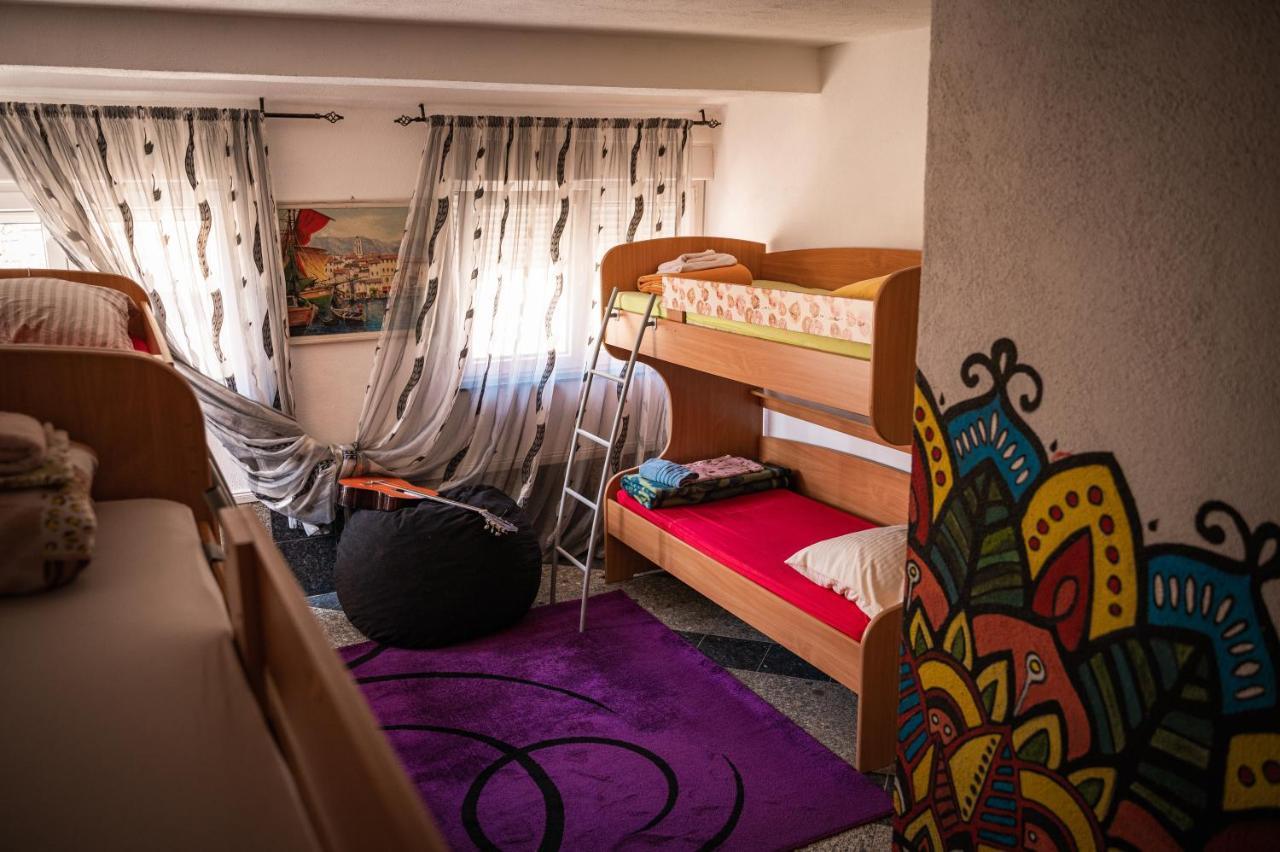 Hostel Backpackers موستار المظهر الخارجي الصورة