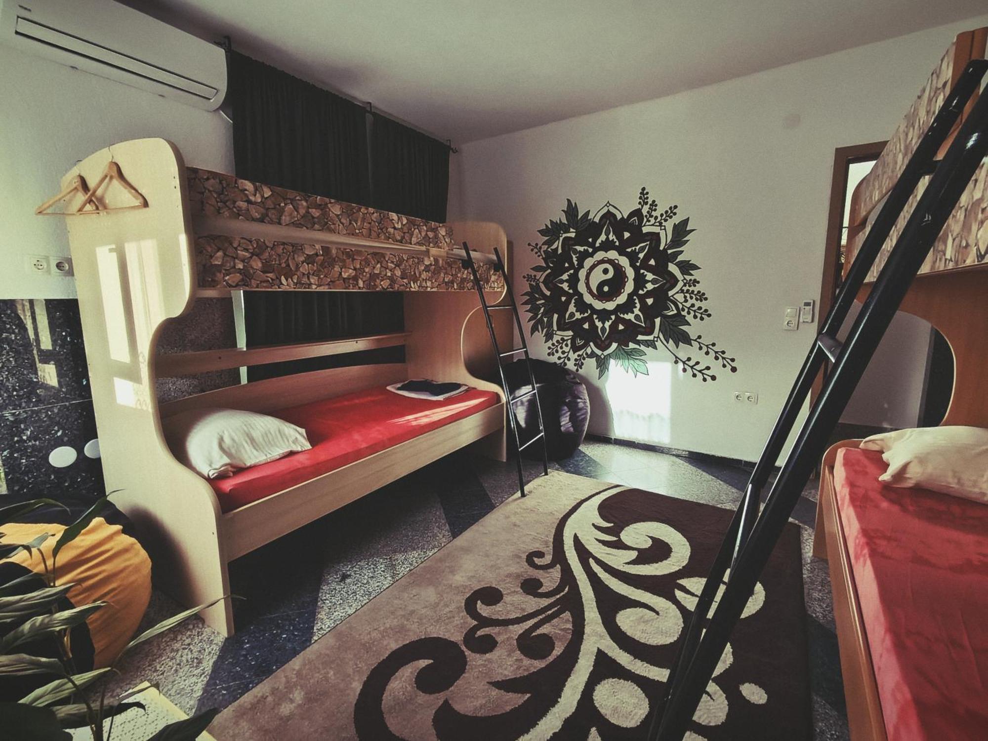 Hostel Backpackers موستار المظهر الخارجي الصورة